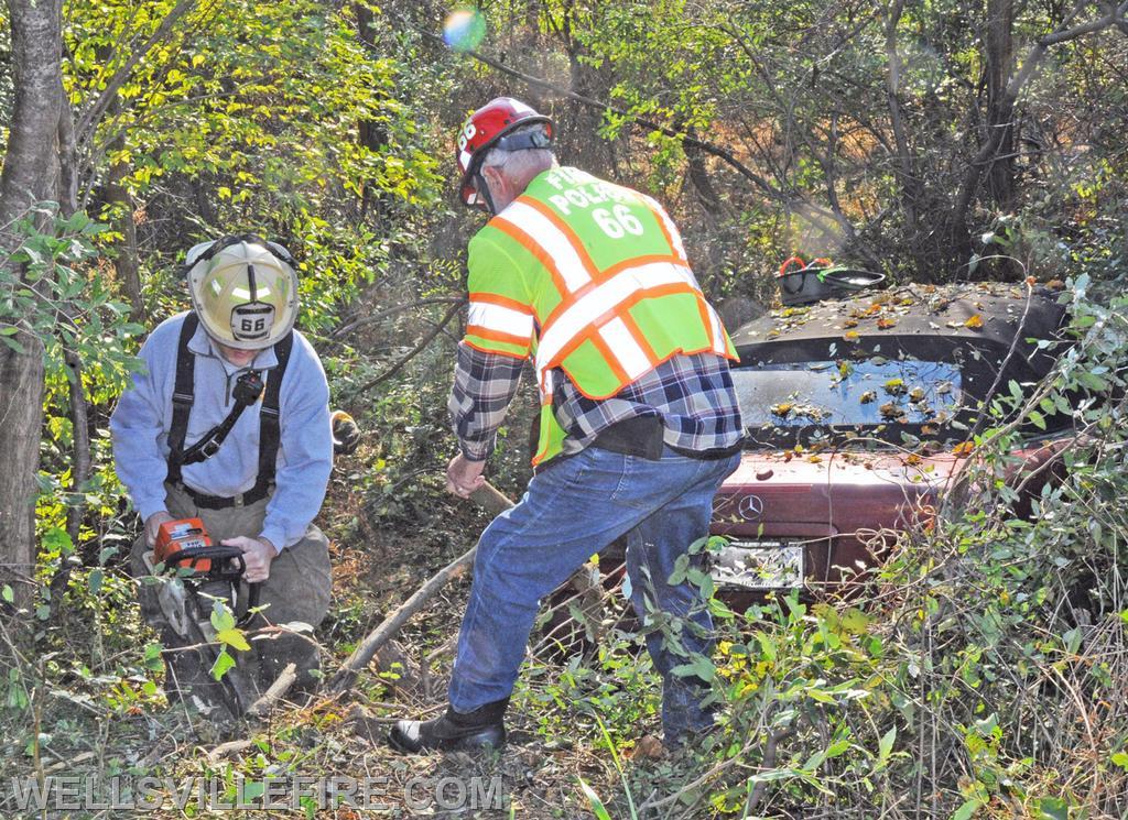 11/11/21 crash rescue on nineteen hundred block of Old York Road, Warrington Township.  photo by curt werner