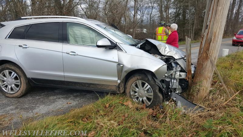 Vehicle accident on Bentz Mill Rd.  12/15/15. Photo by N. Fair