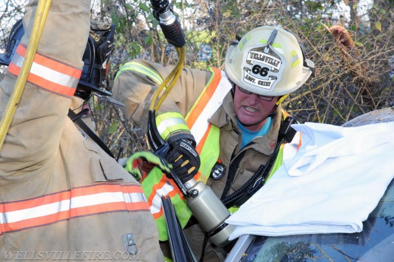 11/28/17, car into woods on Wellsville Road and Harmony Grove Road.  Jaws of Life used.  photos by curt werner 