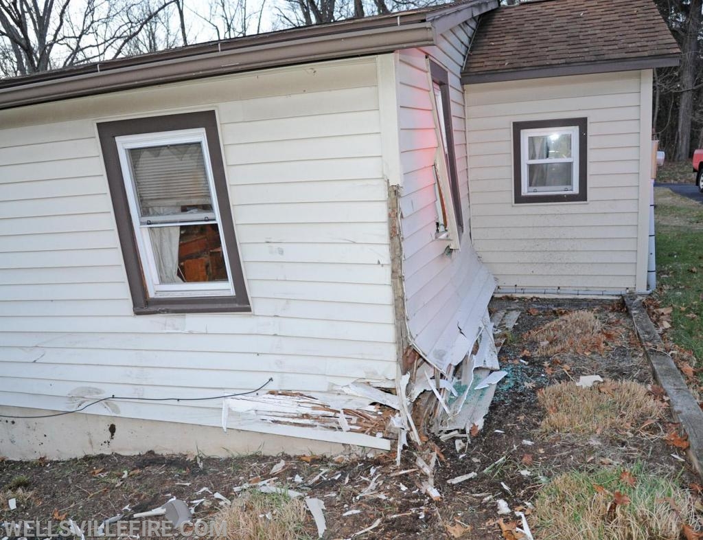 12/24/19 vehicle into house on Old York Road. photo by curt werner