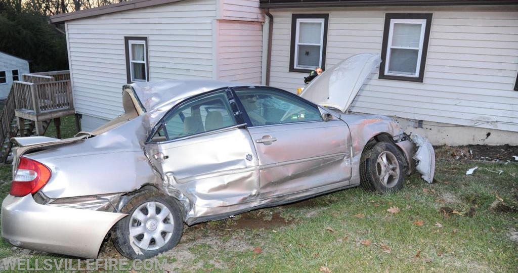 12/24/19 vehicle into house on Old York Road. photo by curt werner