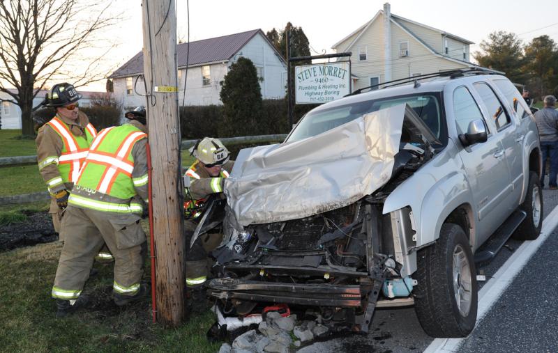 Rear end collision on Carlisle Road, 12/11/15.  photo by Curt Werner
