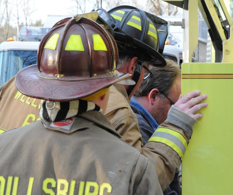 Chimney fire on Kralltown Road, 11/24/15.  photos by Curt Werner