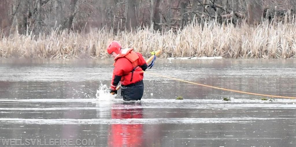 1/12/19 Deer rescue, Wellsville Fire Company, Pa. Game Commission and DCNR.  photos by curt werner 