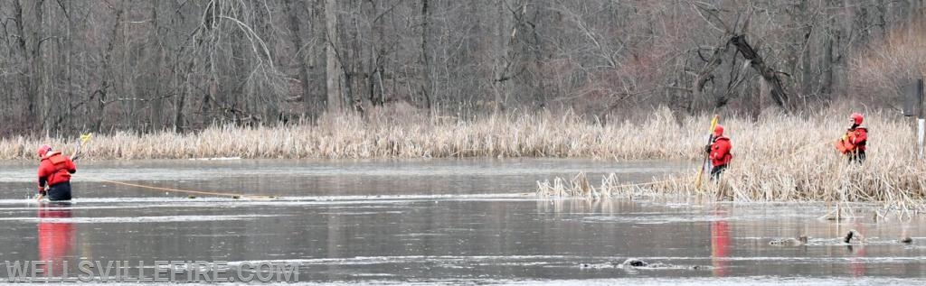 1/12/19 Deer rescue, Wellsville Fire Company, Pa. Game Commission and DCNR.  photos by curt werner 