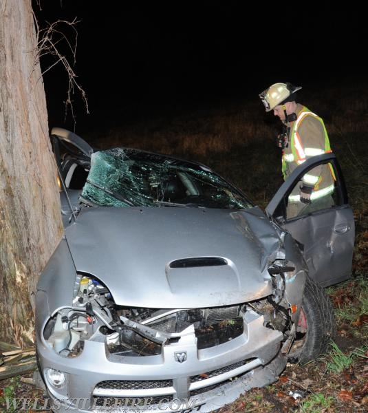 12/23/17 car into tree on Ridge Road, photo by curt werner