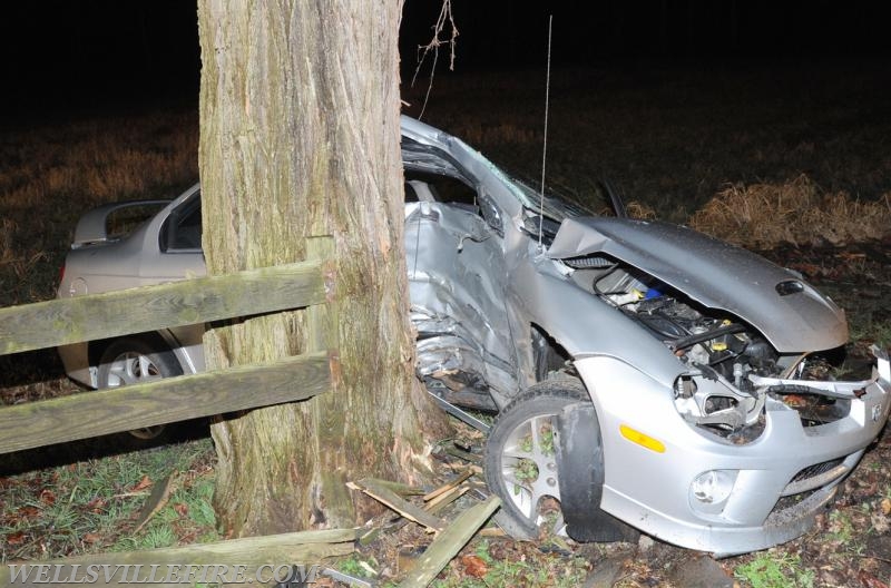 12/23/17 car into tree on Ridge Road, photo by curt werner