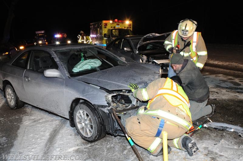 1/4/18 three vehicle crash on Rossville Road due to slippery roads.  photo by curt werner