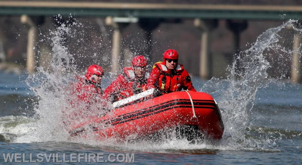 Emergency Boat Operations and Rescue Training in the Susquehanna River, photo by Ken Eshleman Jr. 