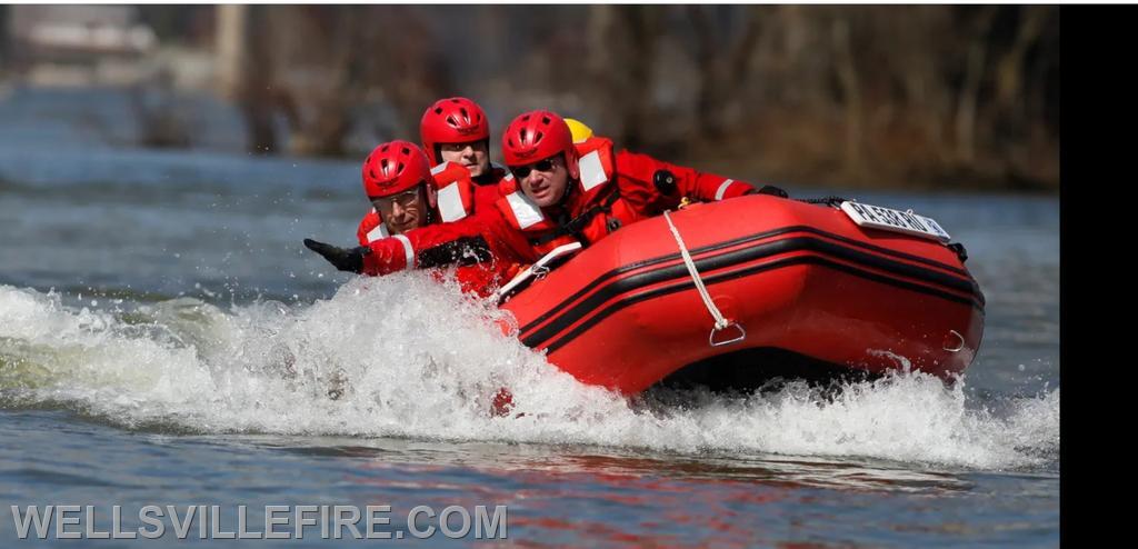 Emergency Boat Operations and Rescue Training in the Susquehanna River, photo by Ken Eshleman Jr. 