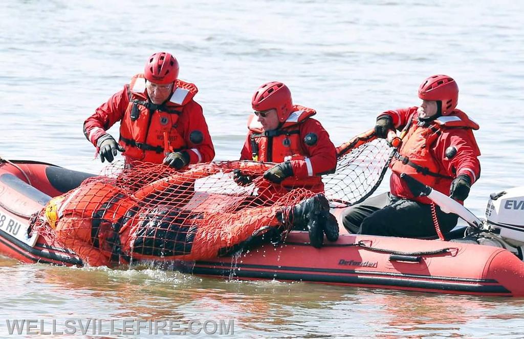 Emergency Boat Operations and Rescue Training in the Susquehanna River, photo by Ken Eshleman Jr. 