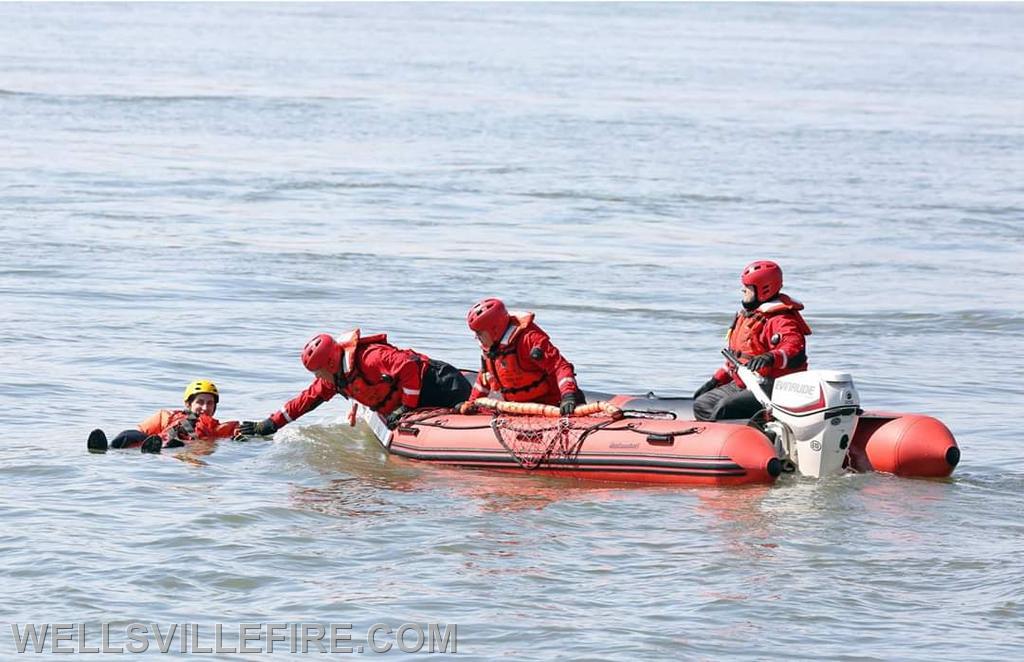 Emergency Boat Operations and Rescue Training in the Susquehanna River, photo by Ken Eshleman Jr. 