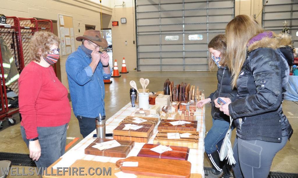 Crafts and Santa on Saturday, December 5.  photos by curt werner