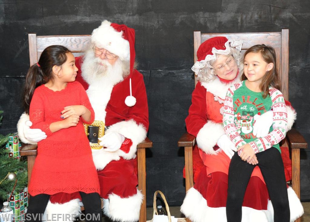 Breakfast With Santa on Saturday, December 7.  photos by curt werner