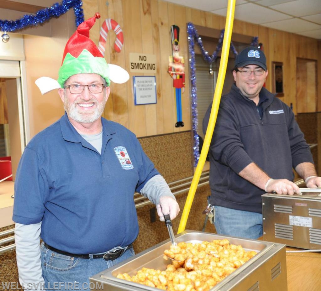 Breakfast With Santa on Saturday, December 7.  photos by curt werner