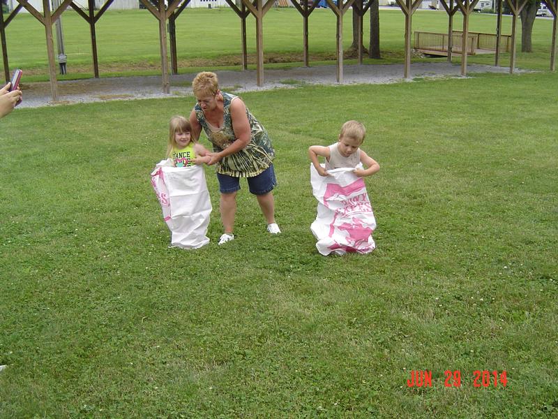 2014 Appreciation Picnic - Young kids sack races - Photo by Stacy Shank