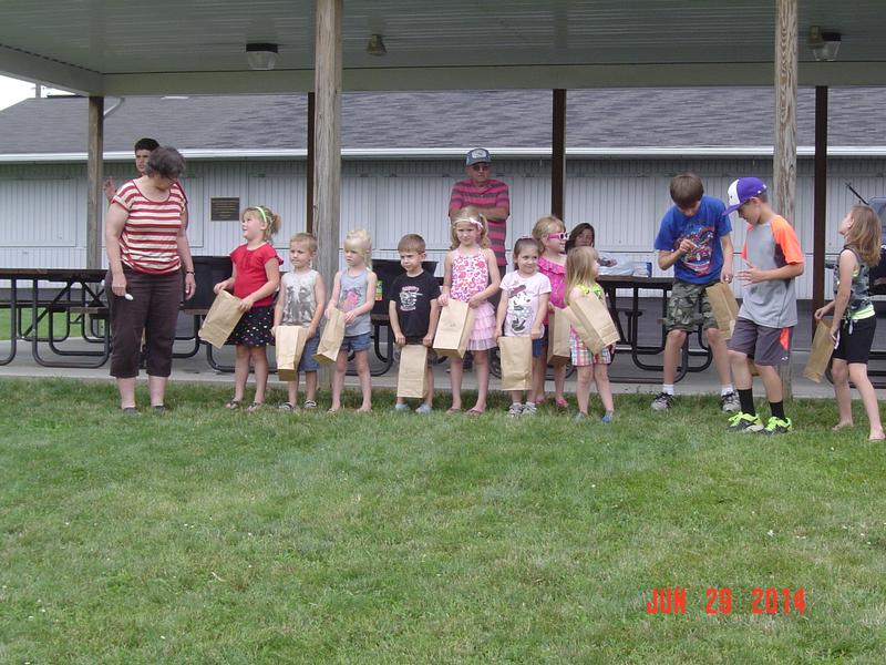 2014 Appreciation Picnic - Ready for candy scramble - Photo by Stacy Shank