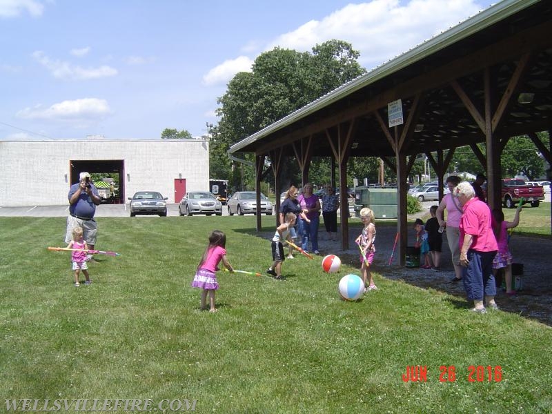 Squirt the ball relay-Appreciation Picnic June 26, 2015, photo by Stacy Shank