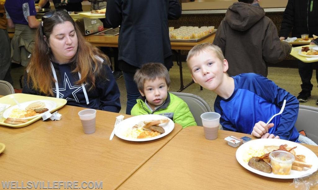 12/01/18 Breakfast with Santa, photos by Curt Werner.