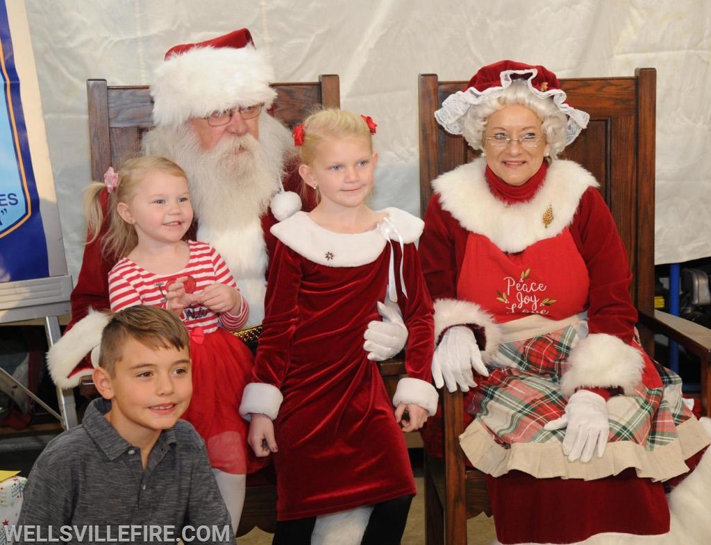 12/01/18 Breakfast with Santa, photos by Curt Werner.