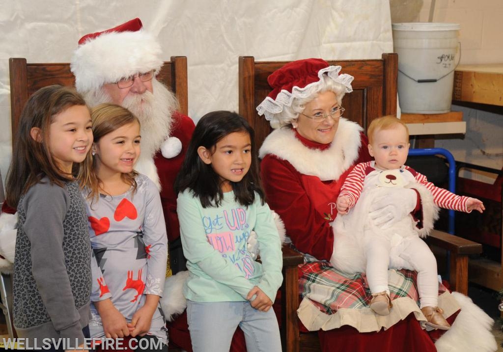 12/01/18 Breakfast with Santa, photos by Curt Werner.