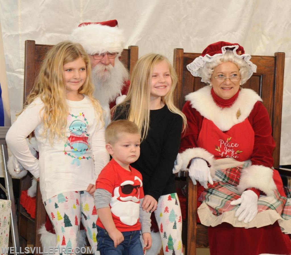 12/01/18 Breakfast with Santa, photos by Curt Werner.