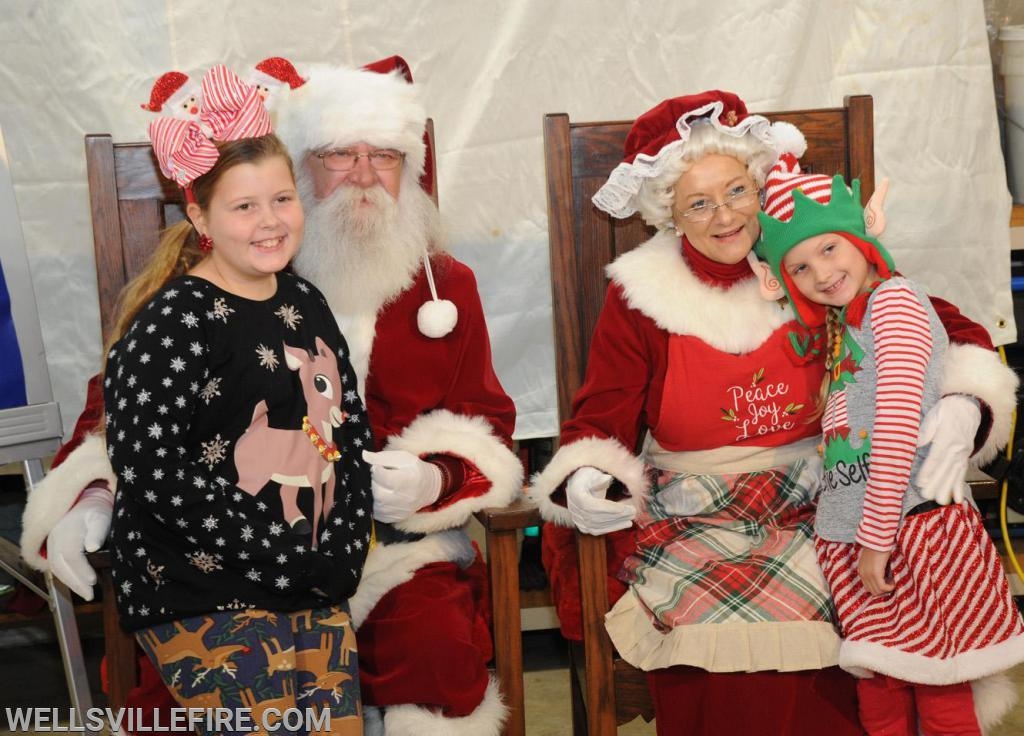 12/01/18 Breakfast with Santa, photos by Curt Werner.