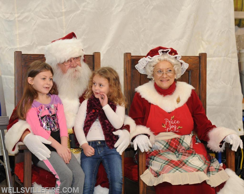 12/01/18 Breakfast with Santa, photos by Curt Werner.