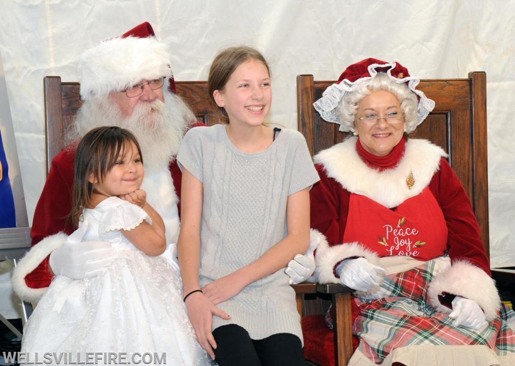 12/01/18 Breakfast with Santa, photos by Curt Werner.