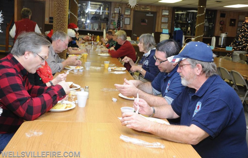 12/01/18 Breakfast with Santa, photos by Curt Werner.