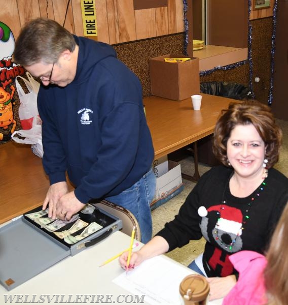 Breakfast with Santa on Saturday, December 3, 2016.  photos by curt werner